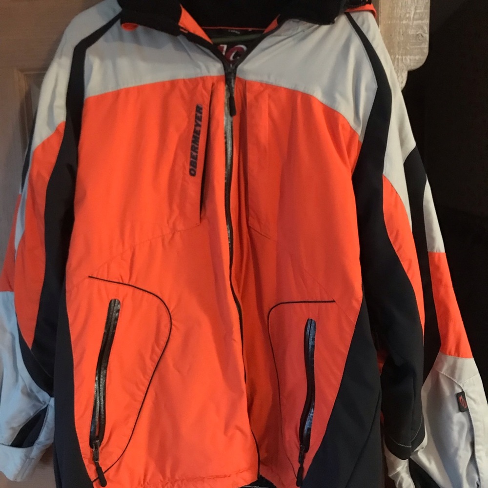 Men’s Obermeyer jacket.